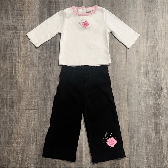 Baby Girls Size 6-9 Months Black & White Outfit with Pink Rose Embroidery - Picture 2 of 6